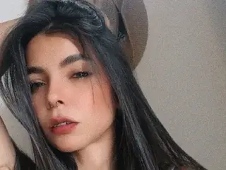 Streamate Live Porn of LIZGENSY