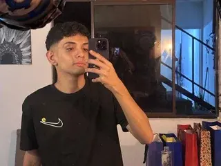 Streamate Best live sex cam show of AllanCollins