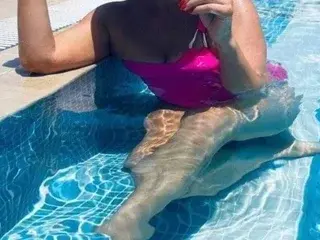 Streamate Free Porn Cam of HornyHarriet_XX