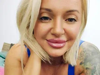 Streamate Adult Webcams of BustyEmaXX