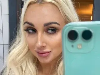 Streamate Free Porn Cam of BlondieBarbieBabe