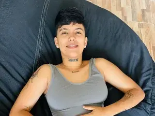 Streamate Nude Webcam of Nini_Smith