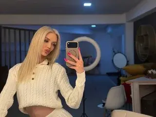 Streamate Live Sex Cam of SkinnyNatty