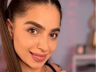 Streamate Watch Live Sex Cams of PureEllie