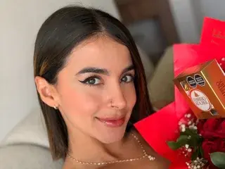 Streamate Free Porn Cam of MacarenaEscobar27