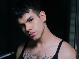 Streamate Watch Live Sex Cams of Derek_Voss