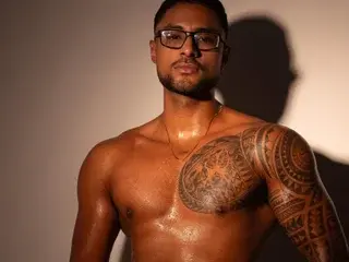 Streamate Adult Video Chat of Liam_Garcia
