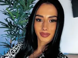 Streamate Adult Webcams of TiaCyrrus