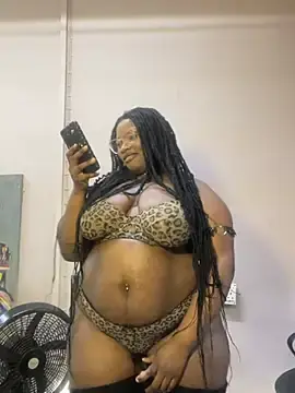 Stripchat Adult Video Chat of CurvyCocoxxx
