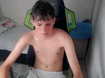 Stripchat Free Porn Cam of Pablito_junior