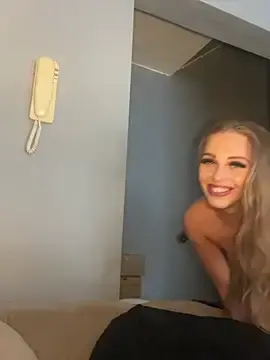 Stripchat Sex Cam of SexySofia_69