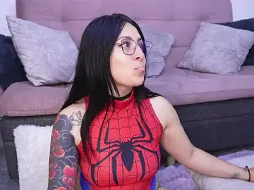Stripchat Free Porn Cam of SophiieCumsx