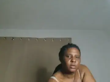 Stripchat Watch Live Sex Cams of CurvySashia