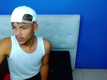 Stripchat Sex Cam of Angel_foxc13
