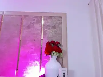 Stripchat Sex Cam of NaomiWhite_