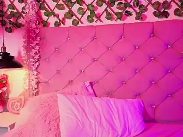 Stripchat Private Sex Chat of Kira-Berry