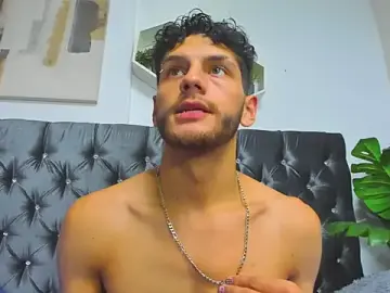 Stripchat Watch Live Sex Cams of CHRIS_GREY