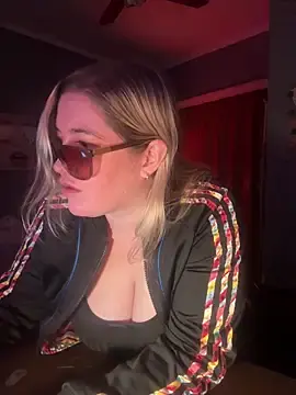 Stripchat Live Sex Cam of Granlady7