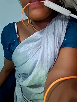 Stripchat Adult Webcam of Tamil_Hot_HoneyBee