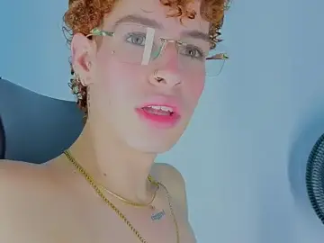 Stripchat Nude Webcam of nova_salvatore