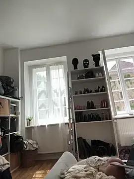 Stripchat Sex Chat of SkinnyLilly