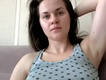 Stripchat Live Sex Cam of GiaaCaranggi