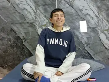 Stripchat Live Sex Cam of NoahWalker__