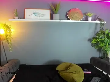 Stripchat Best live sex cam show of Kira_Exe_