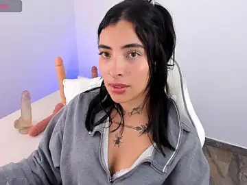 Stripchat Adult Webcam of emmi_11