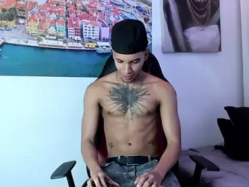 Stripchat Free Live Porn of kai_storm77
