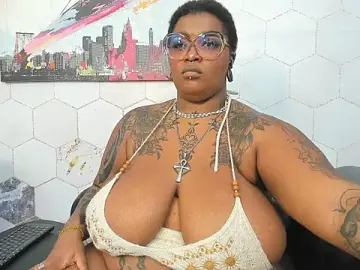 Stripchat Sex Cam of Anaa_Fuentess