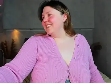 Stripchat Sex Cam of Ruth_Oliver
