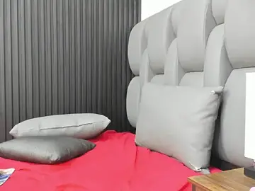 Stripchat Sex Cam of KiiaraaMoon