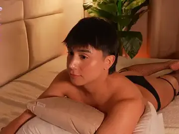 Stripchat Adult Webcam of Enyoll_