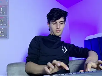 Stripchat Live Sex of axxxel_twink