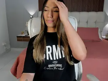 Stripchat Live Sex Cam of Emma23__