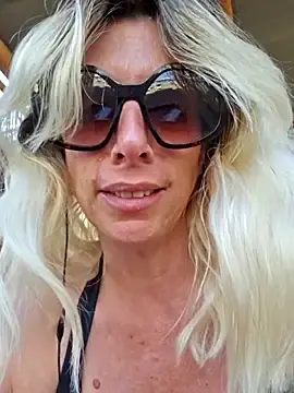 Stripchat Adult Webcam of Ina_Your_Queen