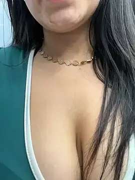 Stripchat Watch Live Sex Cams of Miss_Bella_Flame