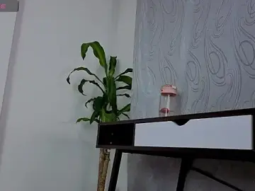 Stripchat Live Sex Cam of Mariana_Lu