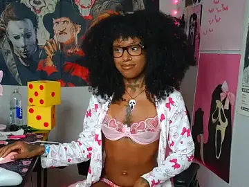 Stripchat Live Sex Cam of spookiebaddie