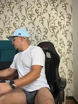 Stripchat Live Sex Cam of Dante_Goldt