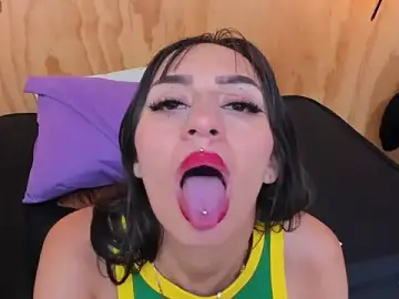 Stripchat Best live sex cam show of Alicecoule_