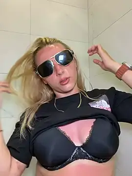 Stripchat Adult Webcams of Strongqueen
