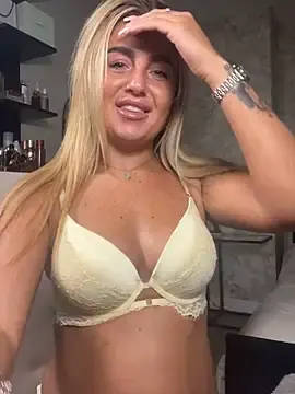 Stripchat Watch Live Sex Cams of CharlottemilfUKx