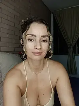 Stripchat Free Porn Cam of Loly_Horny