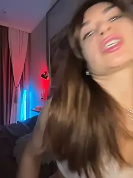 Stripchat Live Sex Cam of Mary_Kiitty