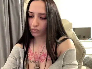 Stripchat Live Sex Cam of KiraJaydes
