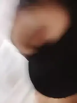 Stripchat Live Porn of Riya_cum66