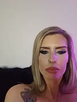 Stripchat Adult Webcams of ellieconradxo