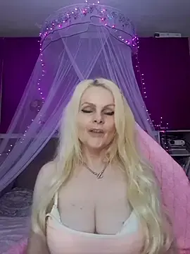 Stripchat Live Sex Cam of Angeldevilus